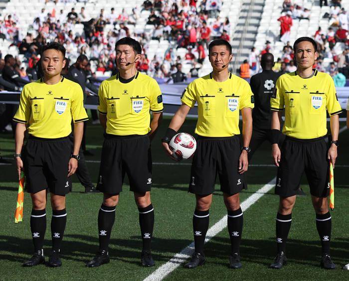 马宁亚洲杯首秀出示7张黄牌，5张给韩国队遭韩媒质疑