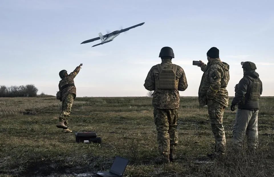 俄乌战争对未来作战的启示：无人机和纵深打击