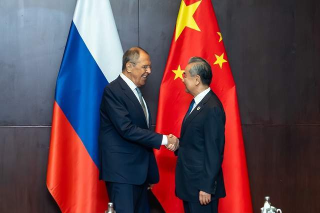王毅主任在24小时内，连见俄乌外长，为俄乌讲和，中国说到做到