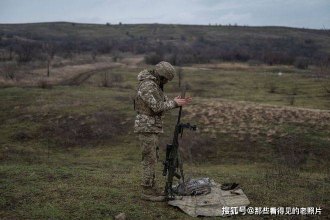 乌克兰战争直击 严冬中严阵以待的乌克兰士兵