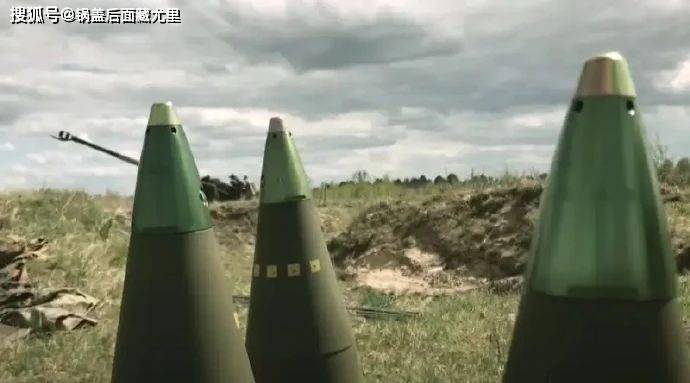 俄乌战争两周年之际俄乌战争，泽连斯基宣布，乌军计划发起新的战略大反攻